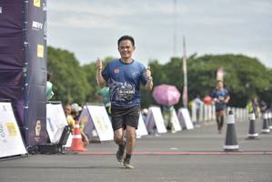 BIB: 0438
                            <button type="button" onclick="openModal(4943663)" class="btn btn-primary btn-sm float-right btn-popup" data-toggle="modal" data-target=".modal-high-quality">
                        <i class="fas fa-shopping-cart"></i> Add to Cart
                    </button>
                                            <button type="button" onclick="isThisMe(4943663, true)" class="btn btn-success btn-sm float-right btn-popup btn-isme hidden" data-toggle="tooltip" data-placement="bottom" title="นี่คือรูปของคุณใช่ไหม คลิกที่นี่เพื่อเอาเข้าอัลบั้ม">
                        <i class="fas fa-plus"></i> Add to album
                    </button>
                    <button type="button" onclick="isThisMe(4943663, false)" class="btn btn-warning btn-sm float-right btn-popup btn-isnotme hidden">
                        <i class="fas fa-ban"></i> Remove from album
                    </button>